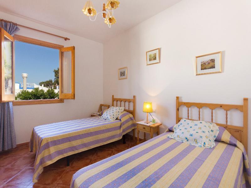 Oliveres I II Cala Blanca  Luaran gambar